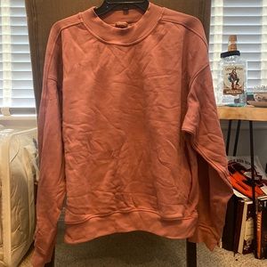 Lululemon Crewneck / 12